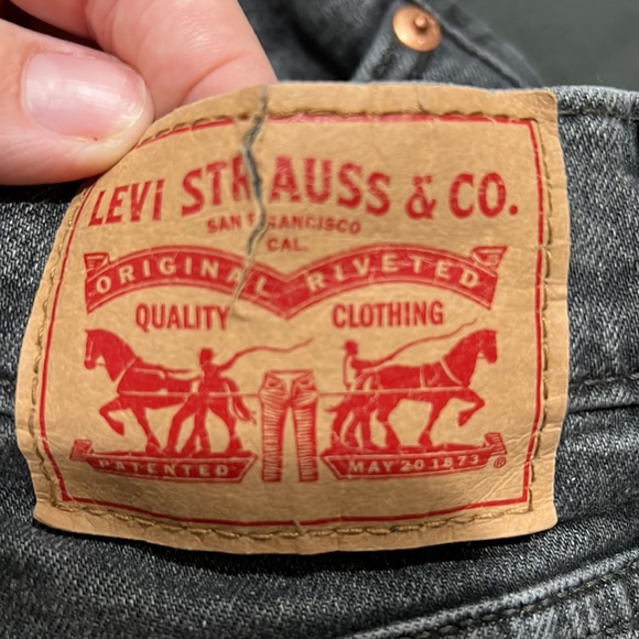 Levi Wedgie Skinny Jeans in Black, Size 27 - Picture 5 of 5